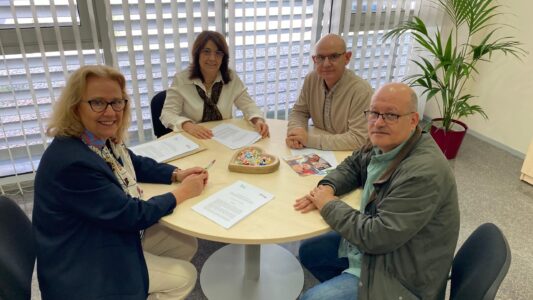 La Fundación Familia y Educación firma un convenio de colaboración con la Fundación Amigó